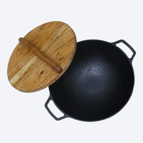 Krucible Kitchen Pre-Seasoned Cast Iron Wok – 12.5" Non-Stick Black Wok with Lid - Image 3